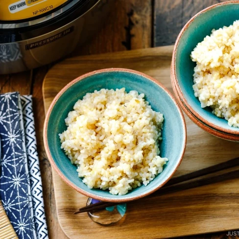 How to Cook Japanese Short-Grain Brown Rice in a Rice Cooker Image