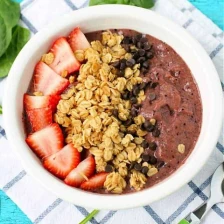 The Easiest Vegan Smoothie Bowl. Recipe Page