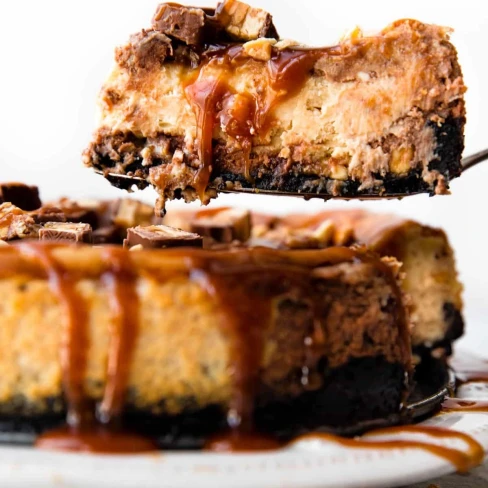 Snickers Cheesecake Image