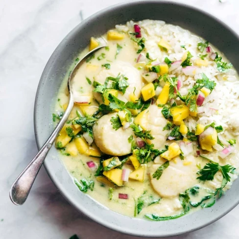 Green Curry Scallops with Mango Cilantro Salsa Image