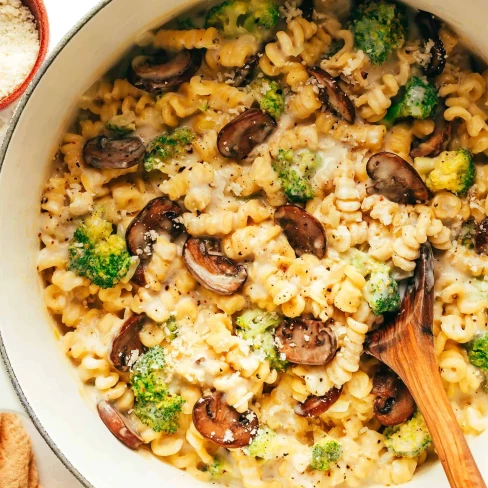 One Pot Broccoli Mac and Cheese Image