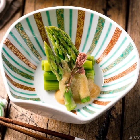 Asparagus with Miso Dressing (Karashi Sumisoae) Image