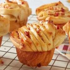 Maple Bacon Butter Fan Rolls Recipe Page