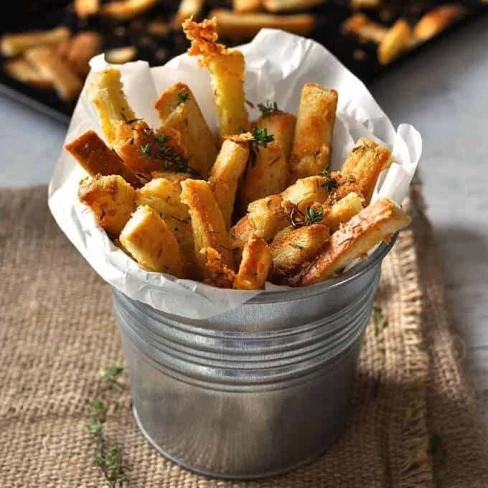 Parmesan Thyme Bread Crust Snacks Image