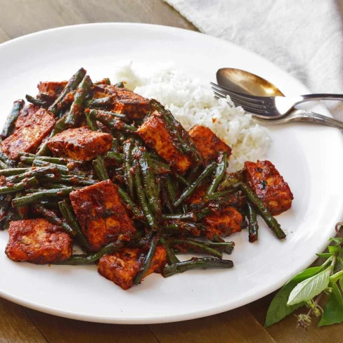 Phat Phrik Khing With Tofu and Long Beans (Thai Dry-Curry Stir-Fry) Recipe Image