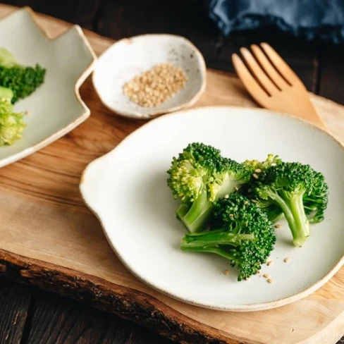 Broccoli Blanched with Sesame Oil Image