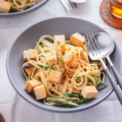 Creamy Miso Pasta with Tofu and Asparagus (Vegan) Image