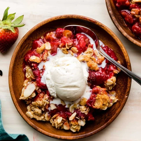 Strawberry Vanilla Crisp Image