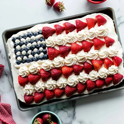 4th of July Desserts: Decorate an American Flag Cake Image