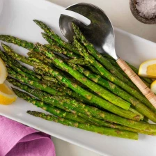 The Best Way To Cook Asparagus, According To A Pro Cook Recipe Page