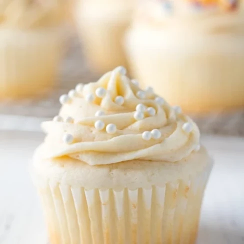 The Most Amazing White Cupcakes Image