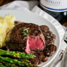 Filet Mignon in Mushroom Wine Sauce Recipe Page