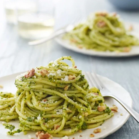 Spaghetti with Kale &amp; Walnut Pesto Image