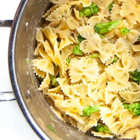 Easy Garlic Broccoli Pasta Image