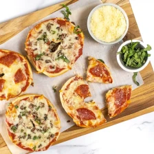 10-Minute Easy Bagel Pizzas Recipe Page