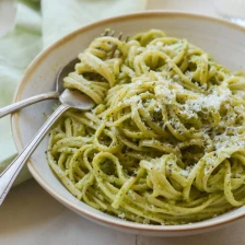 Linguine with Creamy Arugula Walnut Pesto Recipe Page