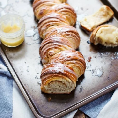 Homemade Cinnamon Roll Pull Apart Bread Image