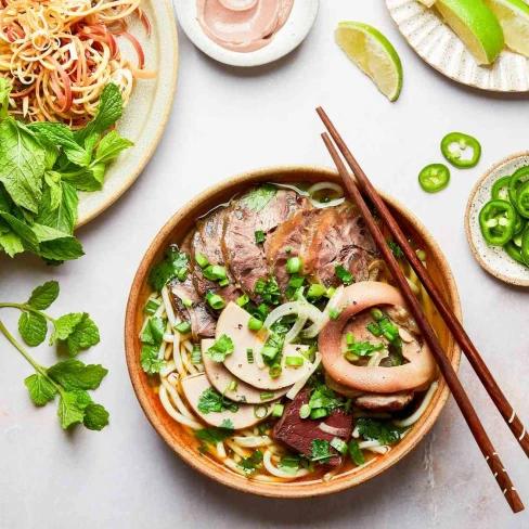 Bún Bò Huê (Vietnamese Spicy Beef Noodle Soup) Image