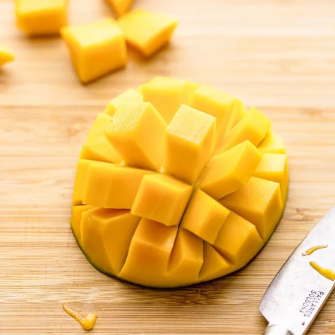 How To Cut A Mango Image