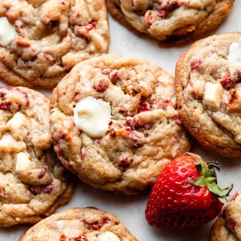 Strawberries &amp; Cream Cookies Image