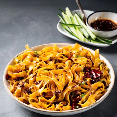 10-minute Spicy Chilli Garlic Oil Noodles Image