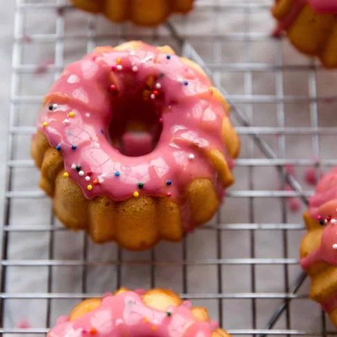 Mini Vanilla Pound Cakes Image