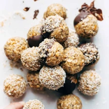 Peanut Butter Pretzel Energy Bites Recipe Page