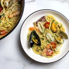 Spaghetti Allo Scoglio (Spaghetti With Mixed Seafood) Recipe Page