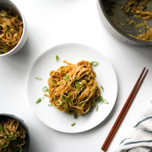 Asian Garlic Noodles (Quick &amp; Easy) Image