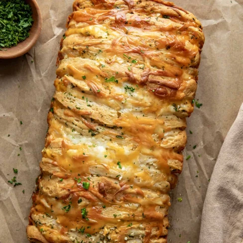 Cheesy Garlic Pull-Apart Bread Image