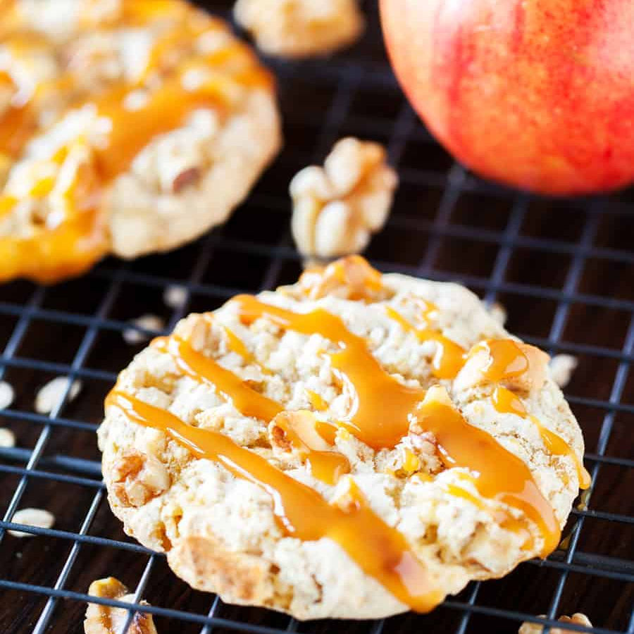 Foryoueats: CARAMEL APPLE WALNUT COOKIES