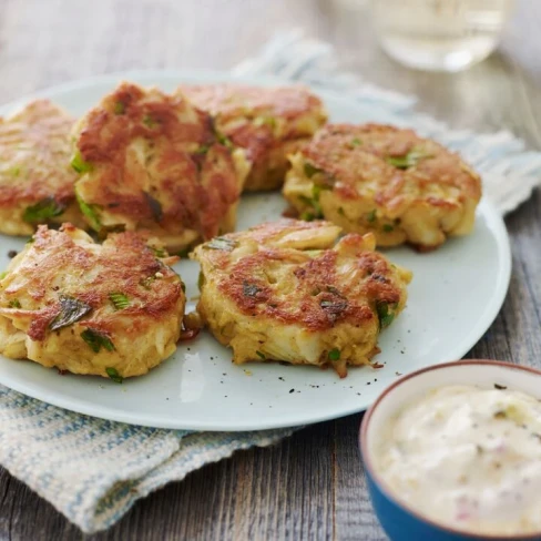 Maryland Crab Cakes with Quick Tartar Sauce Image