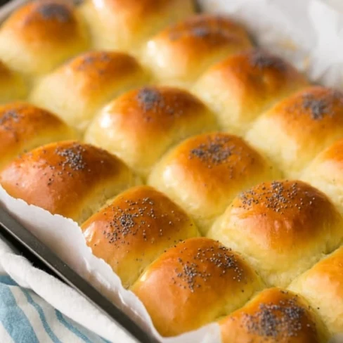 Sweet Poppy Seed Buns (Pirohi) Image