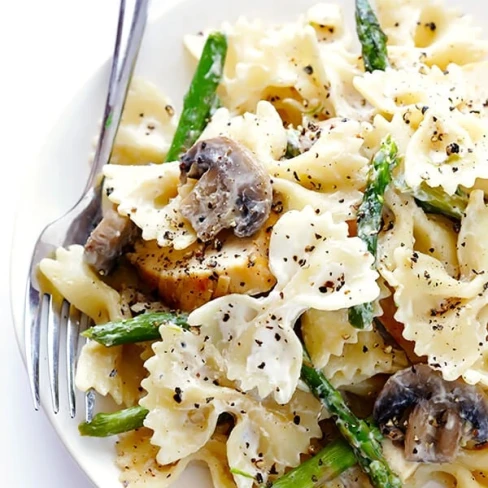 Pasta with Goat Cheese, Chicken, Asparagus &amp; Mushrooms Image