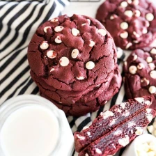 Crumbl&#039;s Red Velvet White Chip Cookie Recipe Page