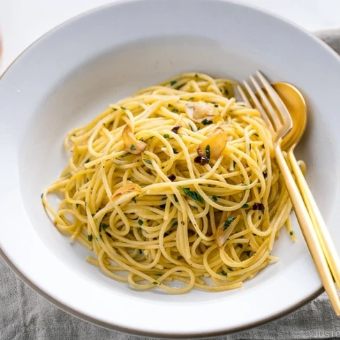 Shiso Garlic Pasta Image