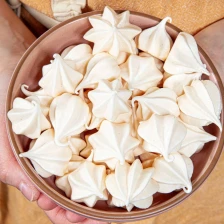 Bakery-Worthy Meringue Cookies Recipe Page