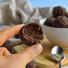 Healthy Vegan Chocolate Protein Balls Recipe Page