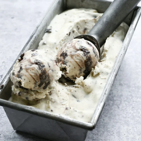 No-Churn Oreo Cheesecake Ice Cream Image