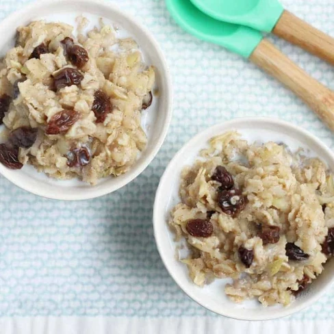 Apple Cinnamon Oatmeal with Raisins Image