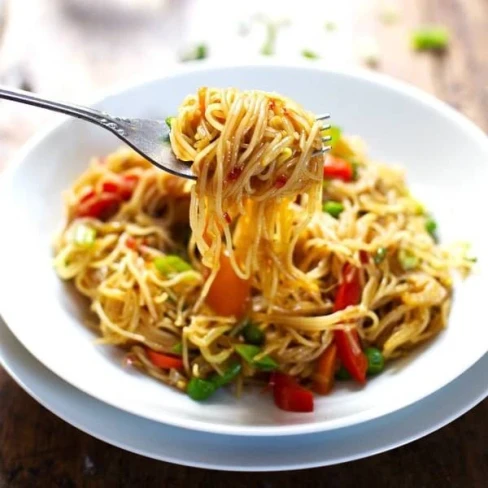 Stir Fried Singapore Noodles with Garlic Ginger Sauce Image