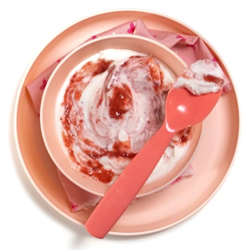 Quick 4-Ingredient Strawberry Yogurt Image