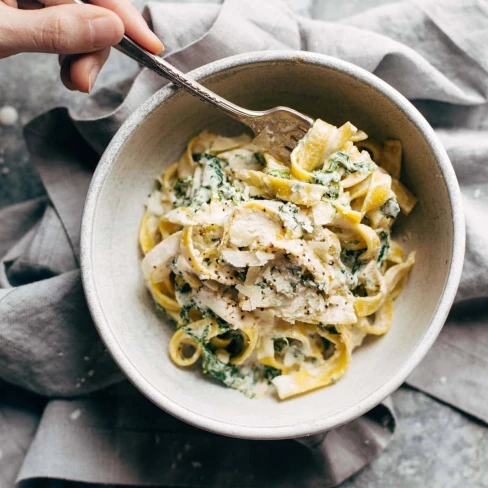 5 Ingredient Creamy Kale Pasta Bowls Image