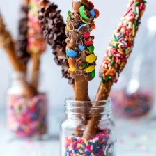 Loaded Caramel Dipped Pretzels Recipe Page