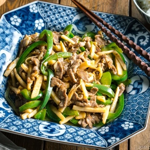 Beef and Green Pepper Stir Fry (Chinjao Rosu) Image