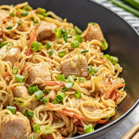 Easy 30 Minute Chicken Chow Mein Image