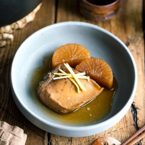 Buri Daikon (Simmered Yellowtail and Daikon) Image