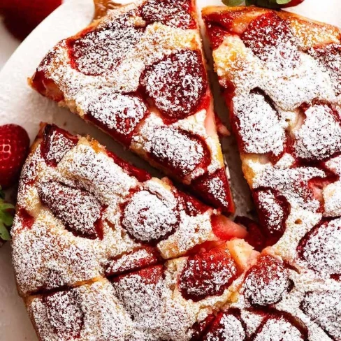 Strawberry Cake (really easy cake recipe) Image