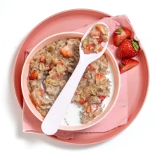 Quick &amp; Healthy Strawberry Banana Oatmeal Recipe Page