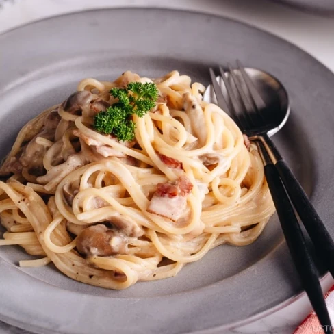 Creamy Mushroom and Bacon Pasta Image